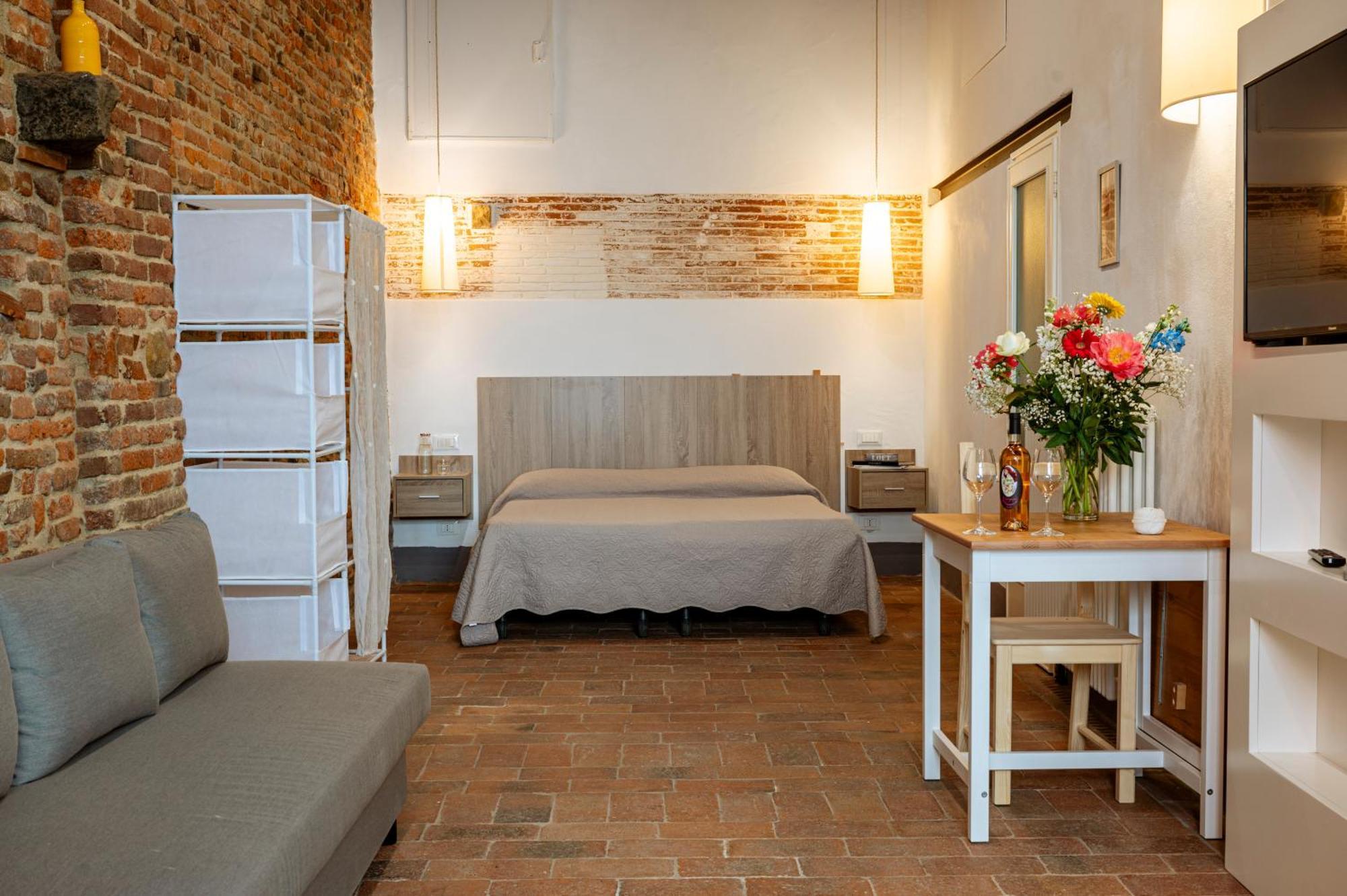Antica Casa Dei Rassicurati Bed & Breakfast Montecarlo Exterior photo
