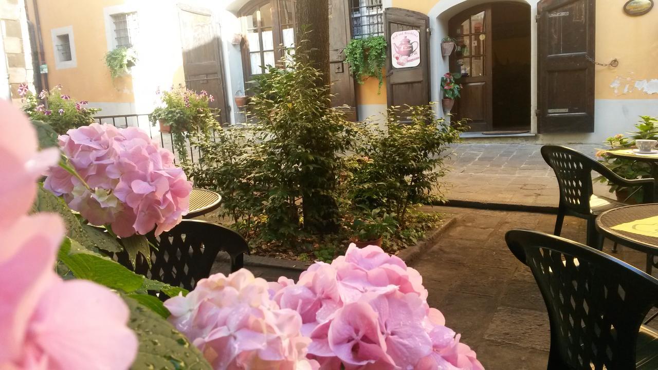 Antica Casa Dei Rassicurati Bed & Breakfast Montecarlo Exterior photo