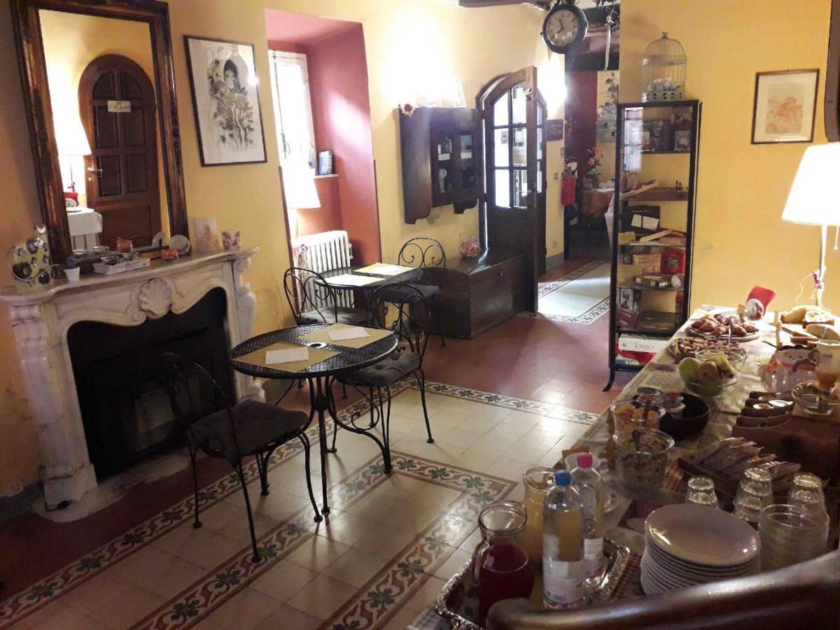 Antica Casa Dei Rassicurati Bed & Breakfast Montecarlo Exterior photo
