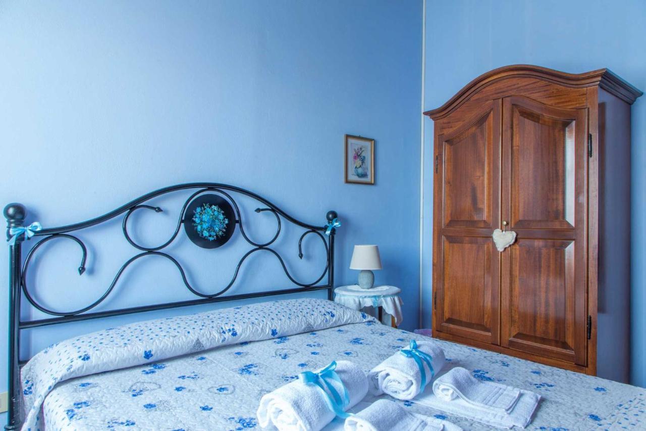 Antica Casa Dei Rassicurati Bed & Breakfast Montecarlo Exterior photo