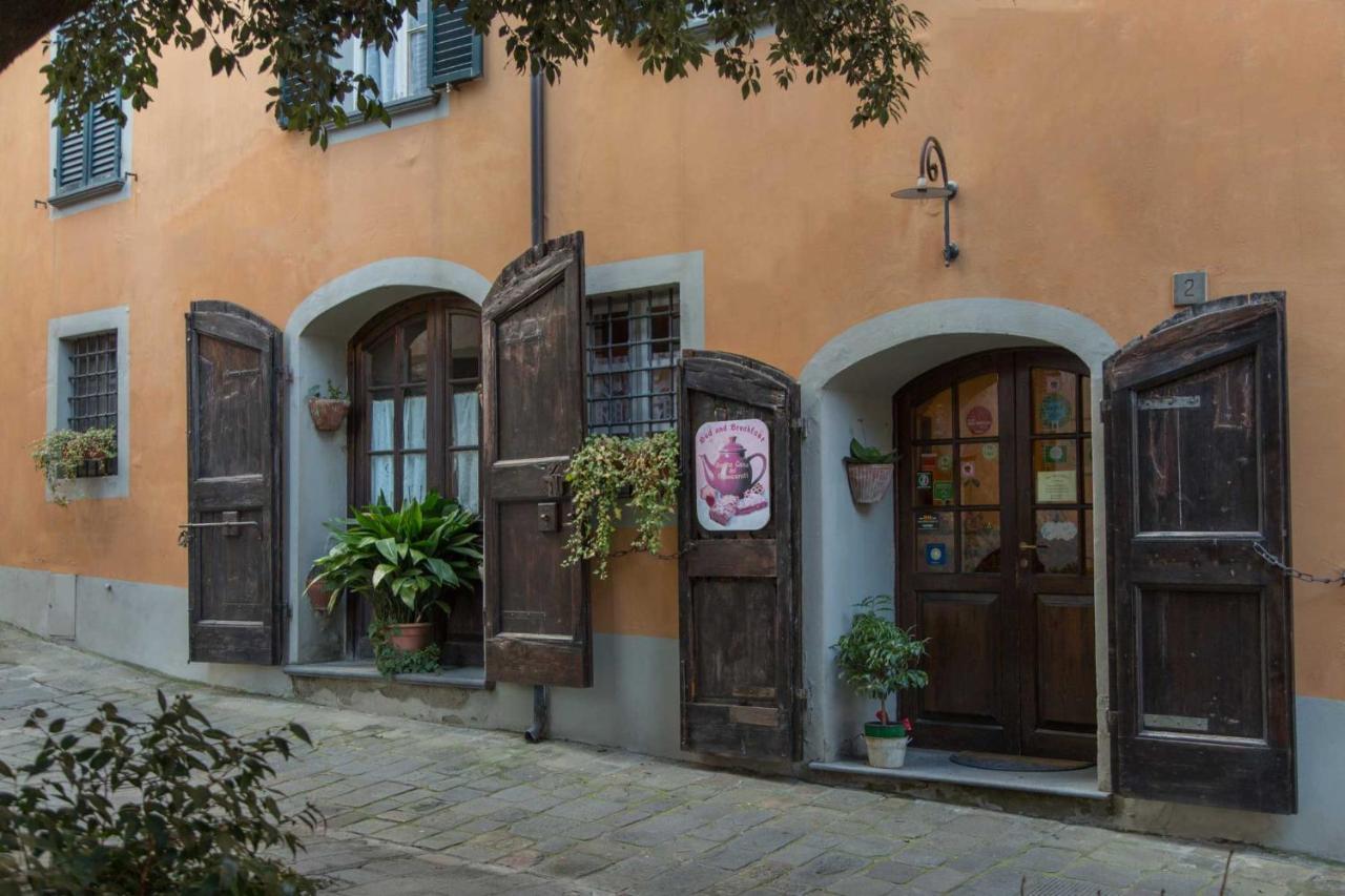Antica Casa Dei Rassicurati Bed & Breakfast Montecarlo Exterior photo