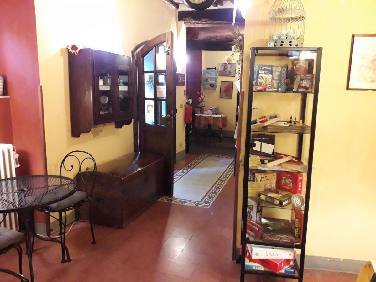 Antica Casa Dei Rassicurati Bed & Breakfast Montecarlo Exterior photo